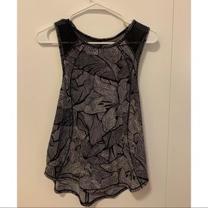 Lululemon tank-top, size M